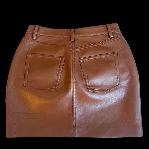 Wilfred by Aritzia: Vegan Leather Skirt - Picture 2 of 3